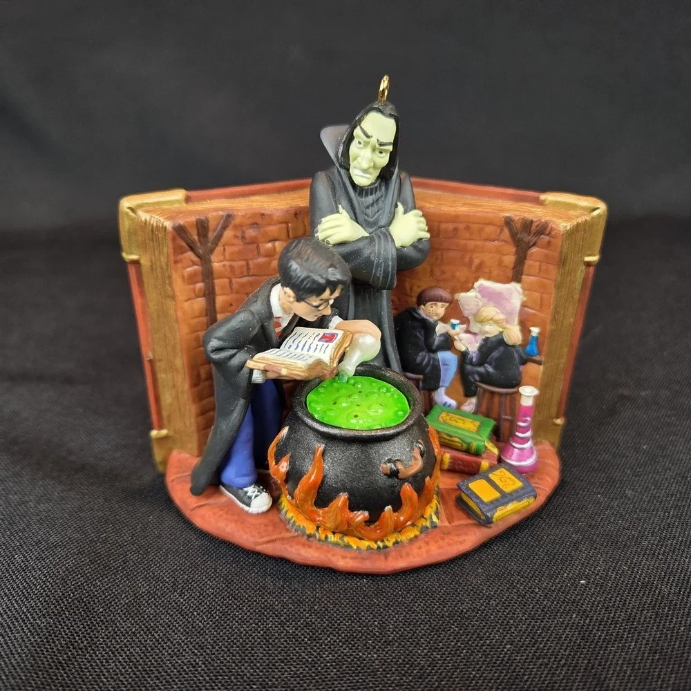 Harry Potter Potions Master 2001 Hallmark Keepsake Christmas Ornament